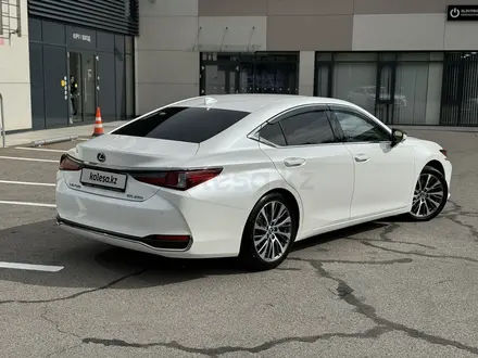 Lexus ES 250 2018 года за 21 200 000 тг. в Астана – фото 4