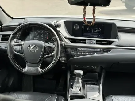 Lexus ES 250 2018 года за 21 200 000 тг. в Астана – фото 27
