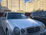 Mercedes-Benz E 200 1998 года за 1 900 000 тг. в Актобе