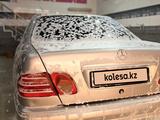 Mercedes-Benz E 200 1998 года за 1 900 000 тг. в Актобе – фото 3