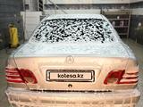 Mercedes-Benz E 200 1998 года за 1 900 000 тг. в Актобе – фото 2