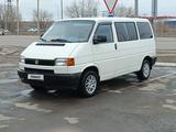 Volkswagen Multivan 1995 года за 4 000 000 тг. в Караганда – фото 2
