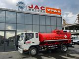 Jac  Автотопливозаправщик АТЗ-8 (бензовоз, цистерна) на шасси JAC-N120 2023 года за 31 800 000 тг. в Атырау