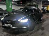 Hyundai Sonata 2022 года за 10 800 000 тг. в Астана – фото 3
