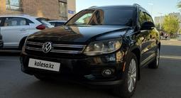 Volkswagen Tiguan 2015 года за 5 500 000 тг. в Астана – фото 2