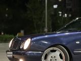 Mercedes-Benz E 320 1998 годаүшін3 150 000 тг. в Караганда – фото 5