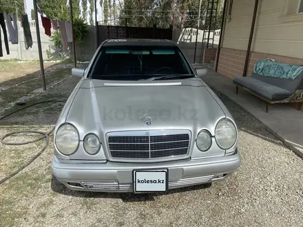 Mercedes-Benz E 320 1998 года за 2 400 000 тг. в Тараз