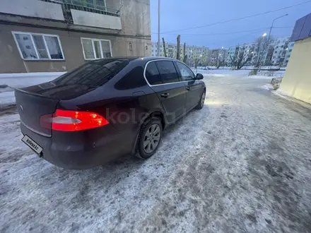 Skoda Superb 2012 года за 4 500 000 тг. в Кокшетау – фото 2