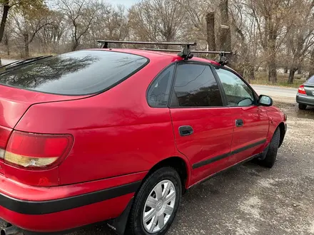 Toyota Carina E 1995 года за 1 500 000 тг. в Алматы – фото 2