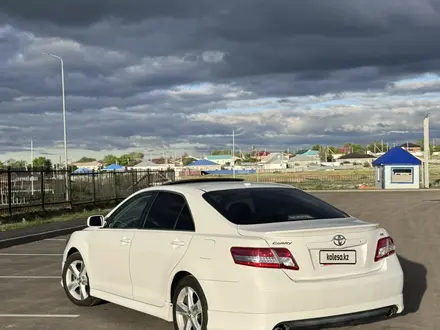 Toyota Camry 2011 года за 4 400 000 тг. в Актобе – фото 5