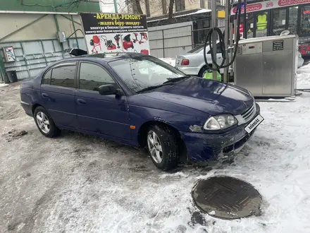 Toyota Avensis 1998 года за 1 600 000 тг. в Алматы – фото 4