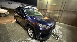 Toyota RAV4 2019 годаfor11 500 000 тг. в Атырау – фото 2