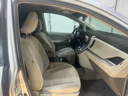 Toyota Sienna 2017 года за 12 128 400 тг. в Астана – фото 9