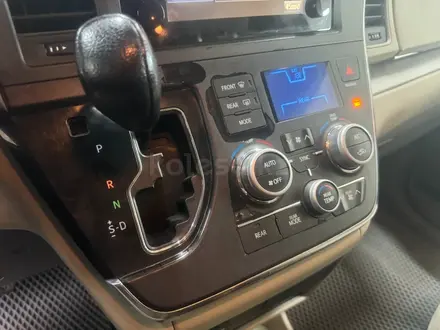 Toyota Sienna 2017 года за 12 128 400 тг. в Астана – фото 13
