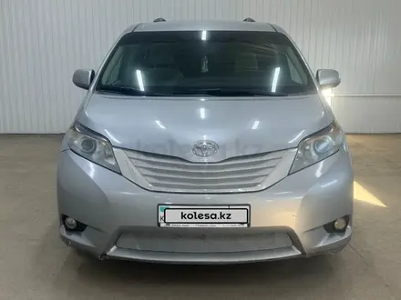 Toyota Sienna 2017 года за 12 128 400 тг. в Астана – фото 2