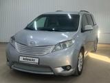 Toyota Sienna 2017 года за 12 128 400 тг. в Астана