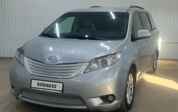 Toyota Sienna 2017 года за 12 128 400 тг. в Астана