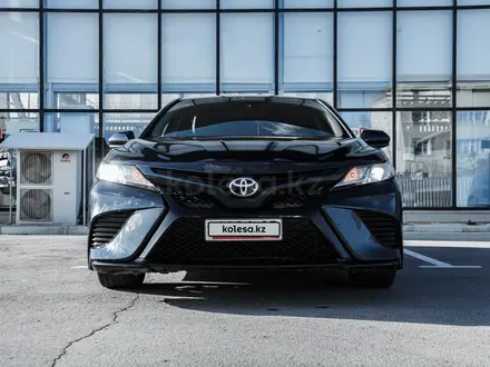 Toyota Camry 2018 года за 8 990 000 тг. в Актау – фото 3