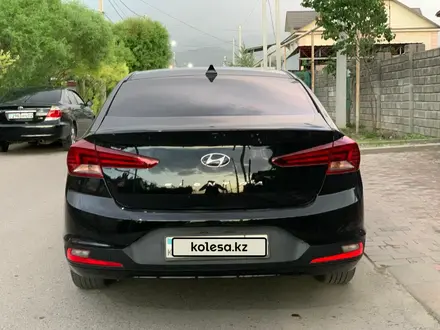 Hyundai Elantra 2019 года за 6 500 000 тг. в Алматы – фото 2