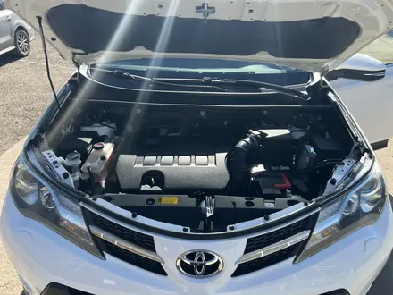 Toyota RAV4 2014 года за 9 500 000 тг. в Уральск – фото 11