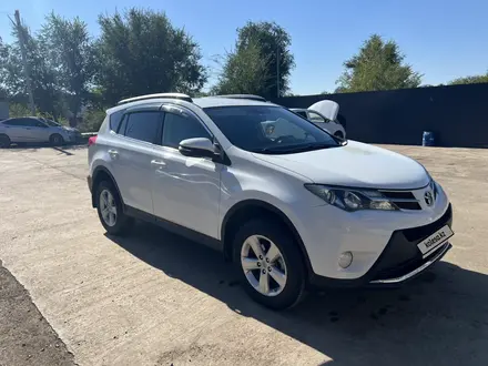 Toyota RAV4 2014 года за 9 500 000 тг. в Уральск – фото 2