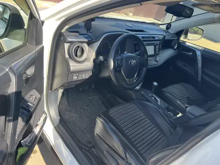 Toyota RAV4 2014 года за 9 500 000 тг. в Уральск – фото 8