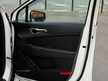 Kia Sportage 2023 года за 11 350 000 тг. в Актобе – фото 13