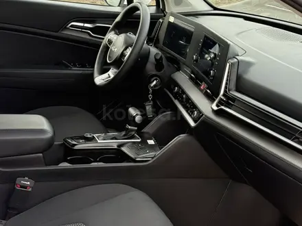 Kia Sportage 2023 года за 11 350 000 тг. в Актобе – фото 14