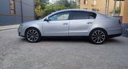 Volkswagen Passat 2006 года за 3 000 000 тг. в Шымкент – фото 4