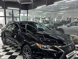 Lexus ES 250 2015 годаүшін15 500 000 тг. в Актау – фото 2