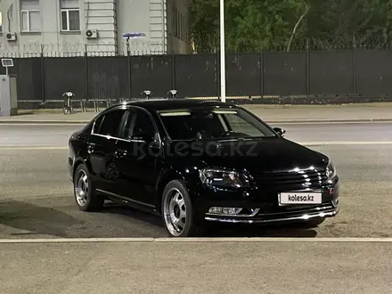 Volkswagen Passat 2014 года за 5 500 000 тг. в Астана