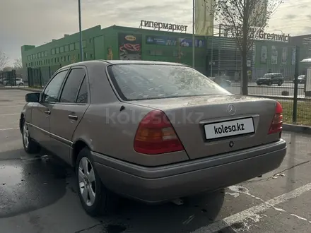 Mercedes-Benz C 180 1994 года за 1 450 000 тг. в Павлодар – фото 4