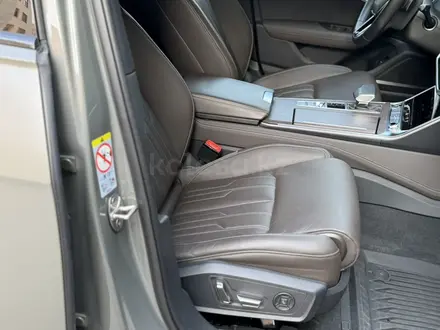 Audi A6 2023 года за 35 000 000 тг. в Алматы – фото 16