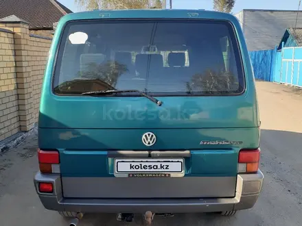 Volkswagen Multivan 1993 года за 4 800 000 тг. в Астана – фото 12