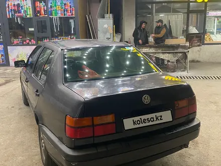 Volkswagen Vento 1993 года за 780 000 тг. в Тараз – фото 2