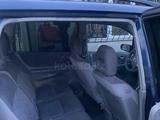 Mazda Premacy 2001 года за 2 500 000 тг. в Шымкент – фото 4