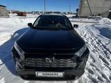 Toyota RAV4 2022 года за 17 500 000 тг. в Костанай – фото 2