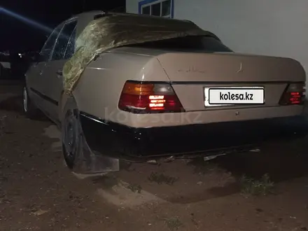 Mercedes-Benz E 230 1989 года за 900 000 тг. в Аягоз – фото 4