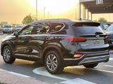 Hyundai Santa Fe 2018 годаfor12 000 000 тг. в Астана – фото 4