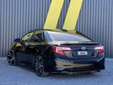 Toyota Camry 2014 годаүшін9 350 000 тг. в Актобе – фото 4