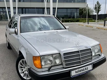 Mercedes-Benz E 220 1993 года за 2 200 000 тг. в Кызылорда – фото 3