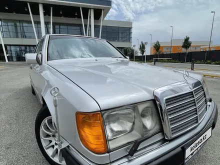 Mercedes-Benz E 220 1993 года за 2 200 000 тг. в Кызылорда – фото 4