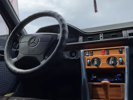 Mercedes-Benz E 220 1993 года за 2 200 000 тг. в Кызылорда – фото 12