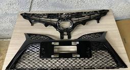 РЕШЕТКА В БАМПЕР НА TOYOTA CAMRY 70 XSE SE АМЕРИКАНЕЦ за 1 500 тг. в Алматы