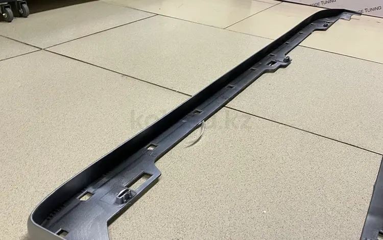 Вставки в штатные подножки (серый) на Land Cruiser Prado 150 2010-21 (OEM) за 65 000 тг. в Астана