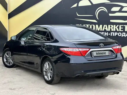 Toyota Camry 2015 года за 9 290 000 тг. в Атырау – фото 4