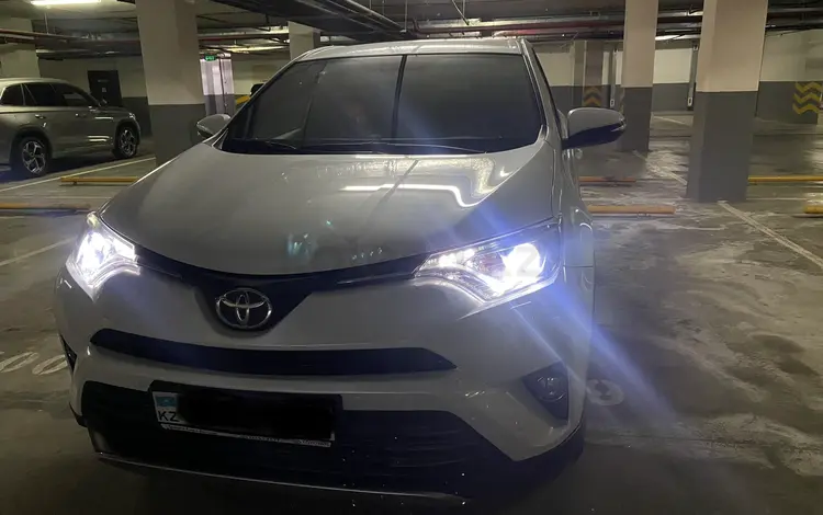 Toyota RAV4 2019 годаүшін13 800 000 тг. в Астана