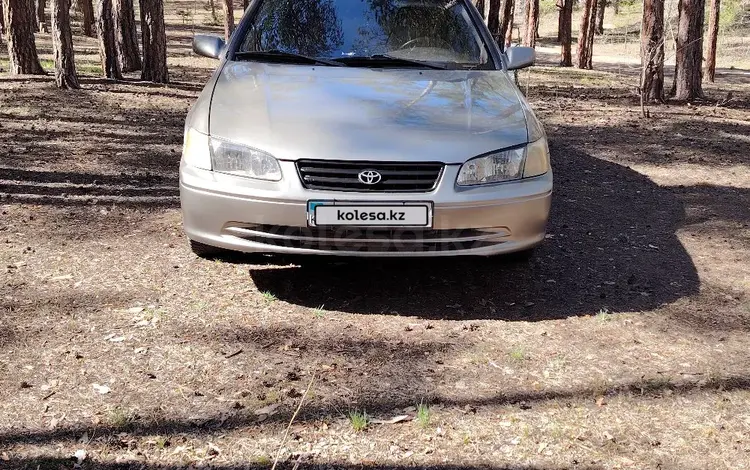 Toyota Camry 2001 годаfor3 500 000 тг. в Семей