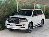 Toyota Land Cruiser 2017 года за 36 000 000 тг. в Шымкент