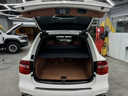 Porsche Cayenne 2008 года за 10 900 000 тг. в Алматы – фото 17